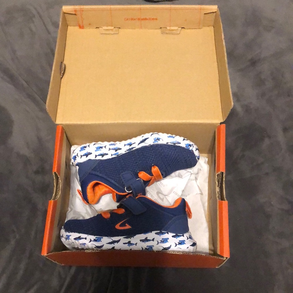 NWT 5t blue and orange sneaker with shark detail